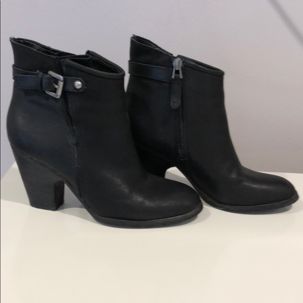 Guess booties